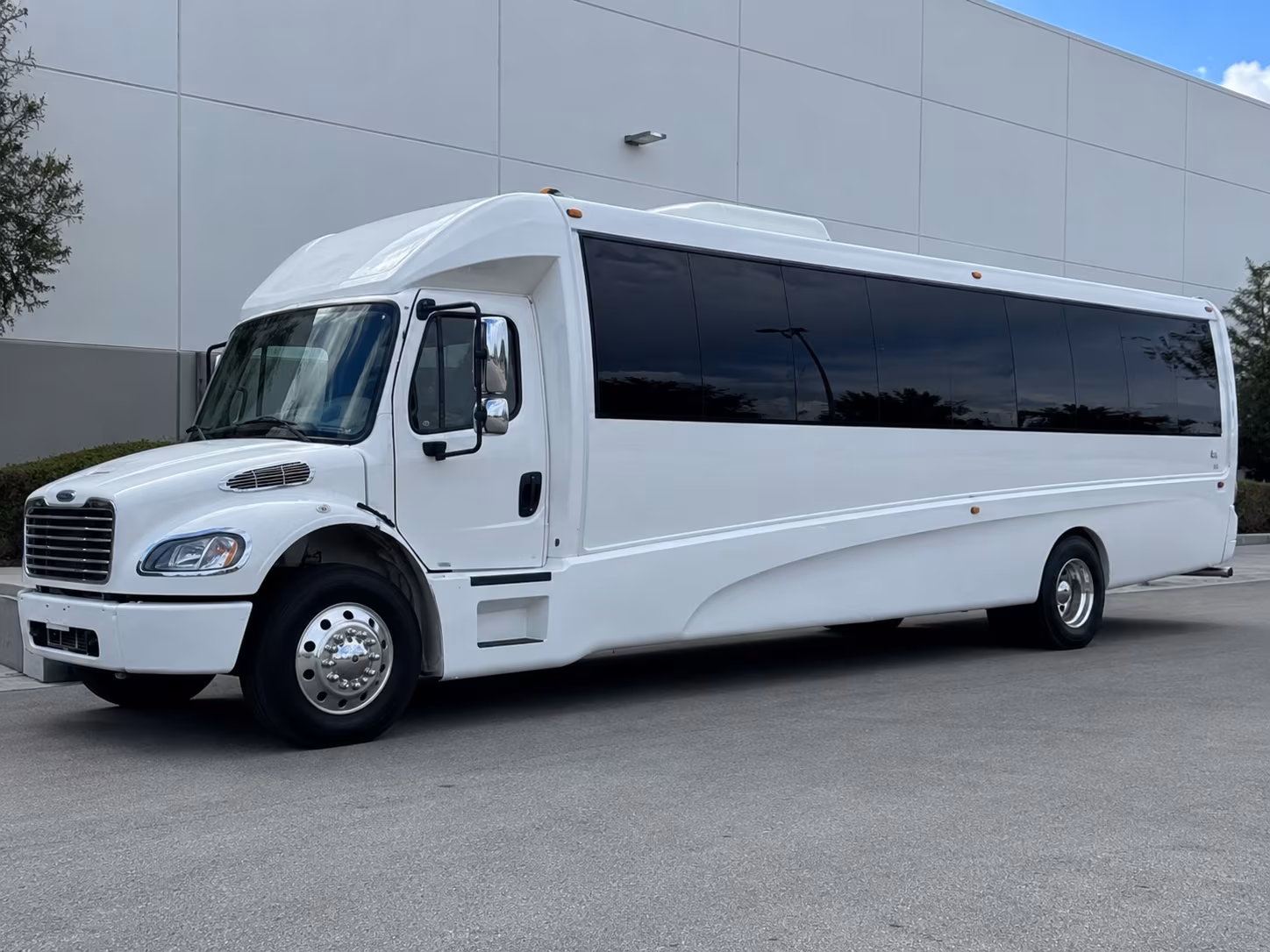 Ventura Bachelor & Bachelorette Transportation party bus exterior